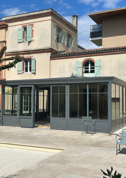 Véranda aluminium WALLIS® gris satiné RAL M7012 Toulouse
